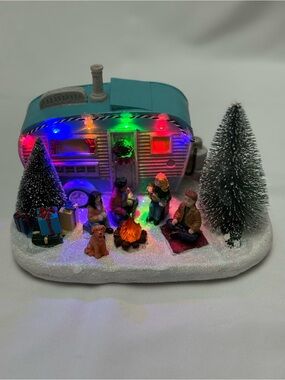St. Nicholas Square Holiday Camper with Campfire Lights Up